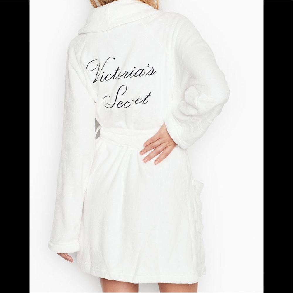 Victoria’s Secret Logo Short Cozy Robe NWT